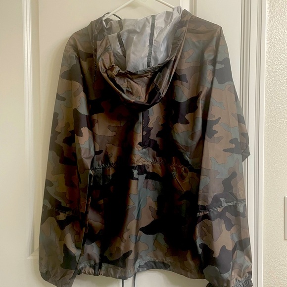 Columbia Sportswear Camo Women's Wind Breaker Jacket - Picture 2 of 13